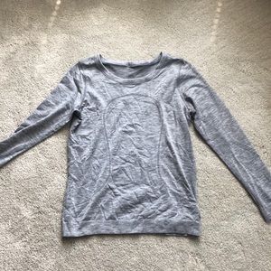 LULULEMON long sleeve shirt